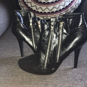 Black booties with heel and zippers size 10